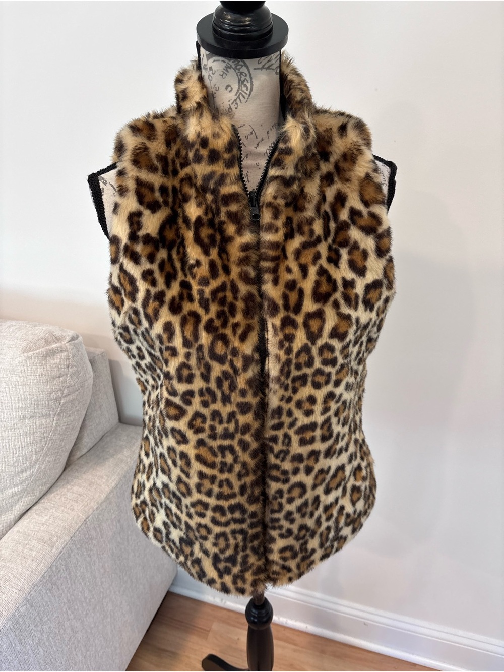 J.McLaughlin reversible leopard print faux fur vest size XS